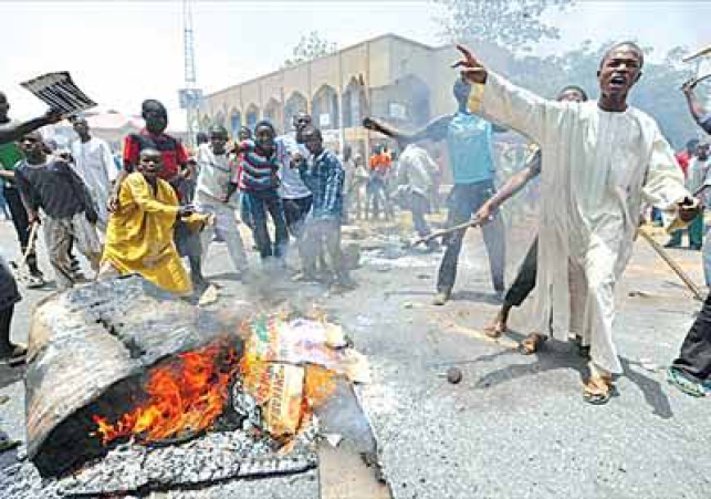 An Kona Gida Da Motar Wani Mutum Saboda Zargin Cin Zarafin Annabi SAW A Katsina